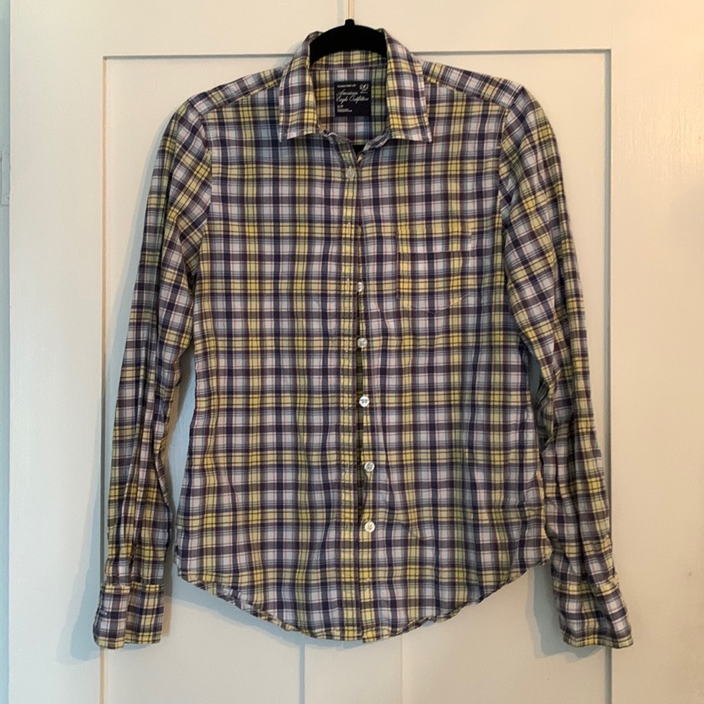 Lightweight flannel-patterned button down shirt